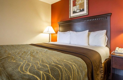 Estrella Hotel | Comfort Inn West Phoenix at 27th Ave and I-I0