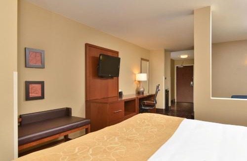 Minot Hotel | Comfort Suites Minot South
