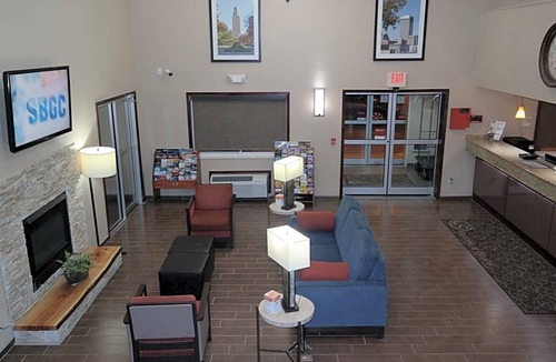 North Central Omaha Hotel | Comfort Suites Omaha