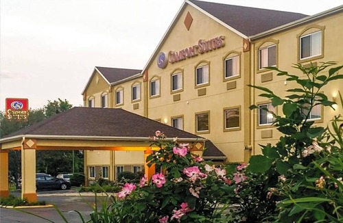 North Central Omaha Hotel | Comfort Suites Omaha