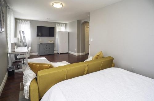 Rhodes Ranch House | Comfortable 3BR Vegas Home with Pets and Free Parking