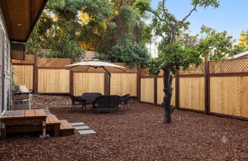 Spring Valley House | Comfy Home with Game Room & Back Yard - Kid Friendly