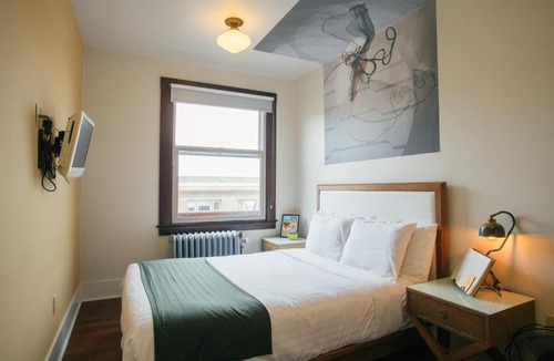 Astoria Hotel | Commodore Hotel