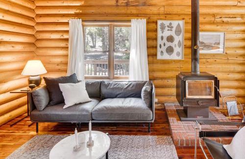 Pine Mountain Club House | Community Pool: Modern Cabin in Pine Mountain Club