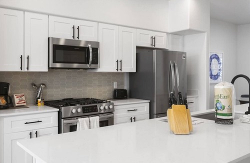 Glendale Sports and Entertainment District House | Contemporary 1BR Condo with Pool & Gym in Zone Luxe