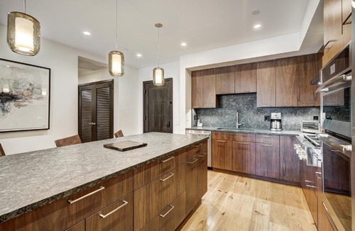 Vail Apartment | Contemporary 2 BR Condo in the Heart of Lionshead