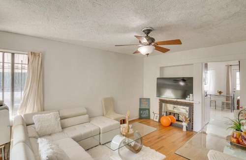 Van Nuys House | Convenient Van Nuys Base! 2 Separate Apts