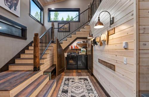 Island Park House | Copper Cowboy - Luxury Lodge, Private Dock, Hot Tub, Games