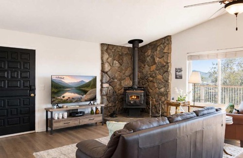 Copperopolis House | Copperopolis Home - Lake Access & Mtn Views