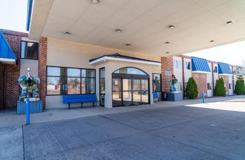 La Crosse Hotel | Coratel Inn and Suites By Jasper Lacrosse