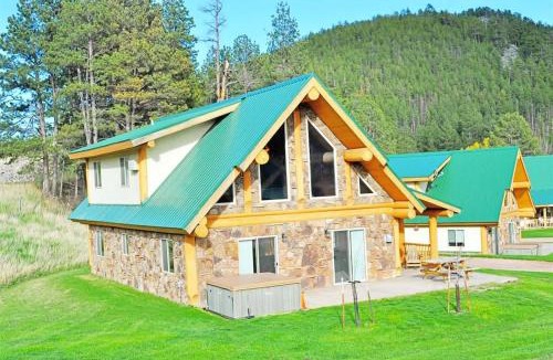 Hill City House | Cottage at Storm Mountain #5