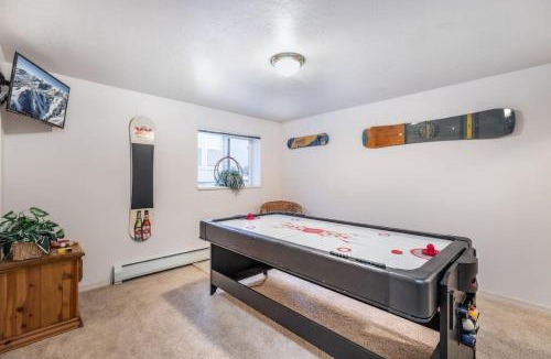 Cottonwood Heights House | Cottonwood Canyon Basecamp Retreat - 5 Bathrooms