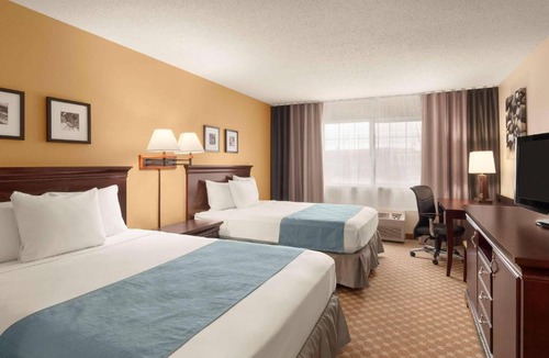 Downtown Hotel | Country Inn & Suites by Radisson, Sioux Falls