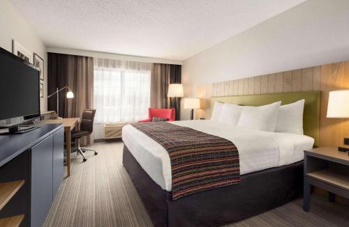 Decorah Hotel | Country Inn & Suites by Radisson, Decorah, IA