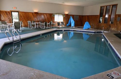 Sparta Hotel | Country Inn & Suites by Radisson, Sparta, WI