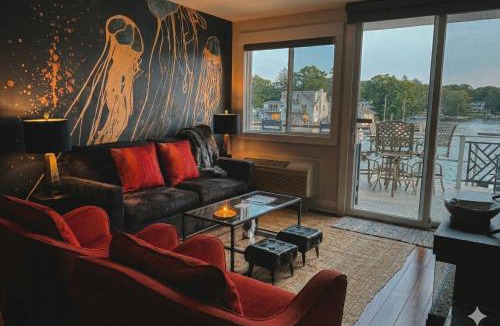 Saugatuck Apartment | Couples Waterfront Getaway Near Beach And Trails