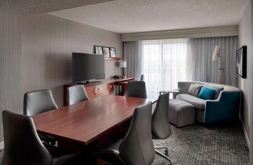 Dupont Hotel | Courtyard by Marriott Denver Airport
