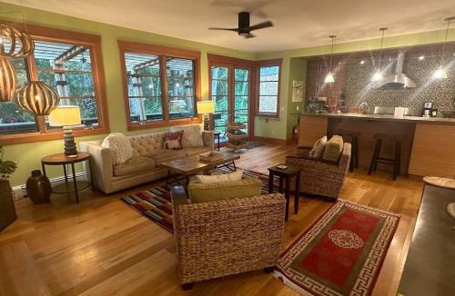 Bozeman House | Coveted Creekside Setting, Near Downtown And Bogert Park