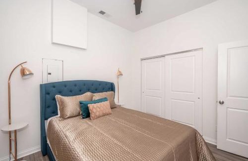 Covington House | Covington Charm 202