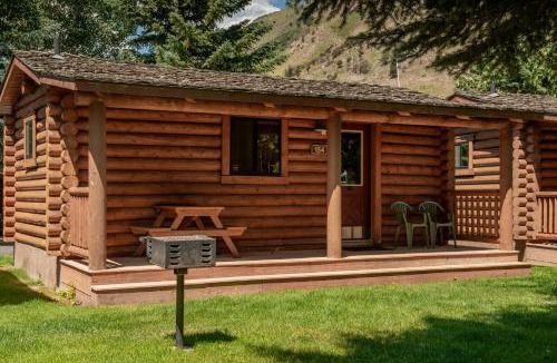 Jackson Cabin | Cowboy Village Resort
