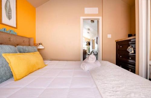 Woodland Park Apartment | Cozy 1BR Chalet Pikes Peak Grill and Relaxing Patio