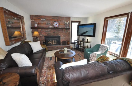 Vail Hotel | Cozy 2 Bedroom East Vail Condo #1404 w/ Fireplace.