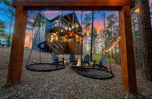 Broken Bow House | Cozy, 2 King Suites, Game Deck, Hot Tub, Firepit, Save In Taxes