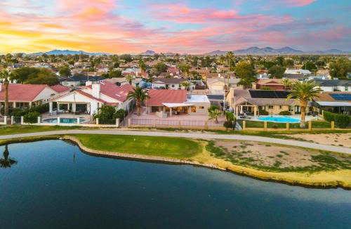 Pioneer Estates II House | Cozy 2BR Home Fire Pit Grill Golf Course Views