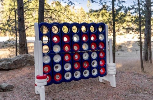 Rapid City House | Cozy 2BR Little Cabin - 15 Minutes to Mt Rushmore