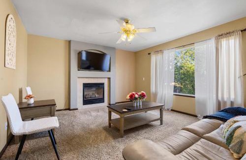 Colorado Springs House | Cozy 3BR Getaway with Yard Fireplace Sleep 6