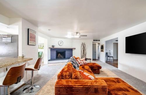 Tucson House | Cozy 3BR Home with Mtn Views & Pool Near Trails