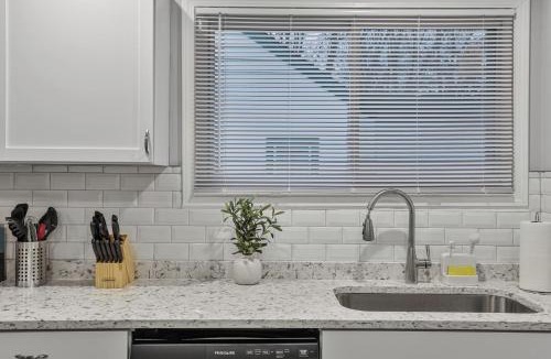 Worth House | Cozy 4BR 2BA Worth Home