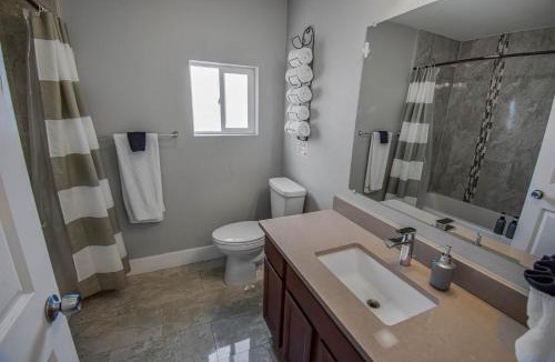 Berkley House | Cozy and Budget Friendly Single Bedroom in the Heart of Denver