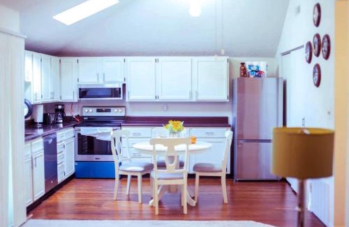 Sioux City Apartment | Cozy Balcony apartment in Morningside
