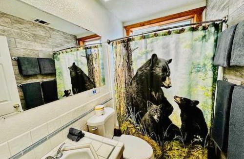 Yosemite West Apartment | Cozy Bear South-Inside Yosemite-Sleeps 5