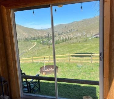 Conner House | Cozy Cabin Oxen-Le-Fields Montana