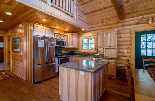 Windcliff Estates House | Cozy Cabin with Pool Table and Stunning Panoramic Mountain Views in Estes Park, Colorado