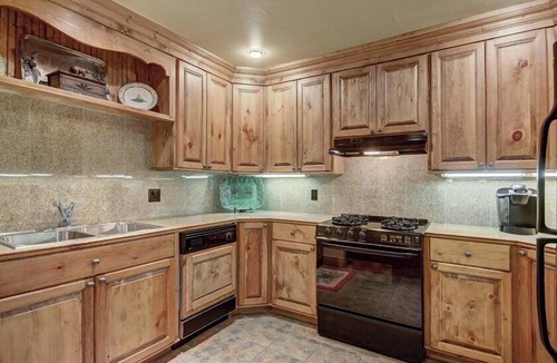 Edwards Condo | Cozy & Central Arrowhead Village Townhome
