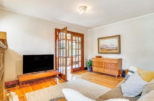 Cheyenne House | Cozy Cheyenne Home w/Yard < 1 Mi to Downtown!