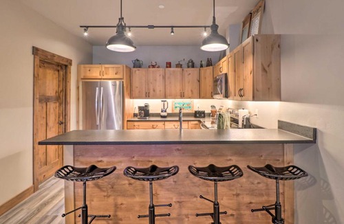Columbia Falls House | Cozy Columbia Falls Condo w/Private Balcony!