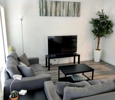 Mesa House | Cozy condo near MCC with pool, BBQ, covered parking
