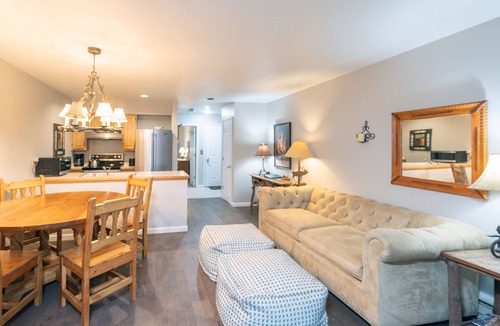 Telluride Condo | Cozy Condo steps to Coonskin lift