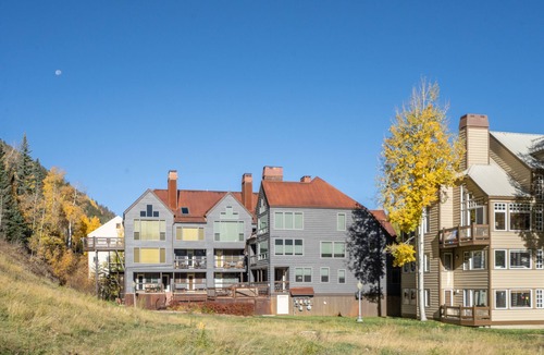 Telluride Condo | Cozy Condo steps to Coonskin lift