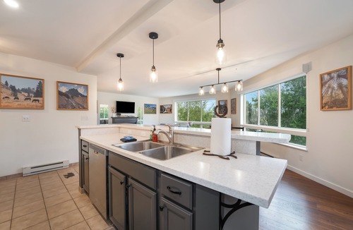 Bigfork Condo | Cozy condo w/fireplace, close to GNP - Marina Cay Retreat