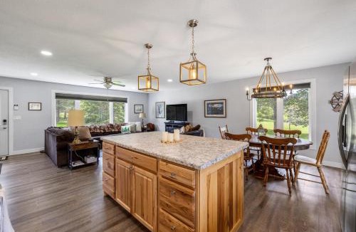 Rimrock House | Cozy Creekside Cabin