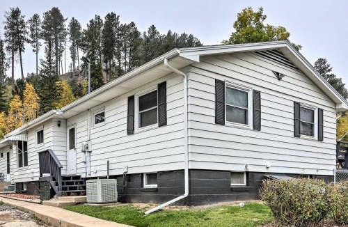 Deadwood Apartment | Cozy Deadwood Escape < 1 Mi to Dtwn & Casinos