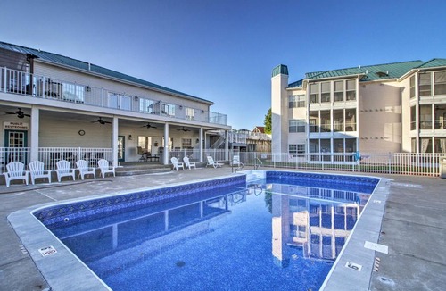 Table Rock House | Cozy + Deluxe Branson Condo w/Covered Balcony
