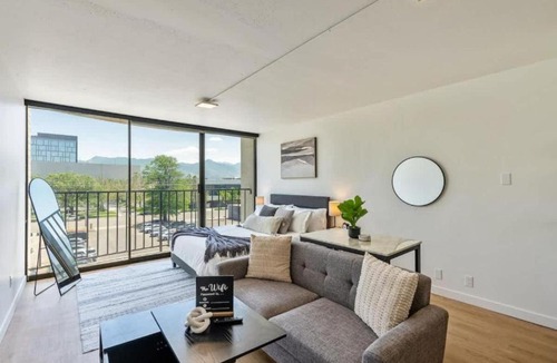 Downtown Salt Lake City Apartment | Cozy DT SLC Studio - 13th Floor Gym - Parking