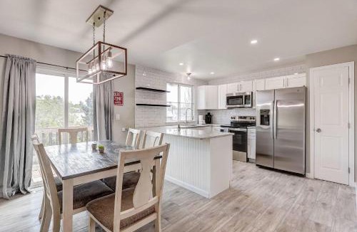 Aurora House | Cozy Family Home with Large Yard near Quincy reservoir