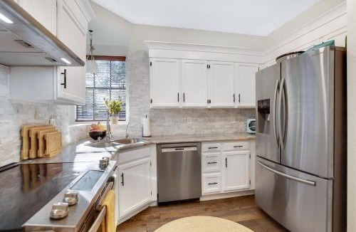 Lowe Estates House | Cozy Gilbert Escape with Hot Tub, BBQ & Fire Pit